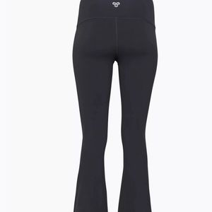 BNWT Aritzia TNA butter high rise atmosphere flare leggings